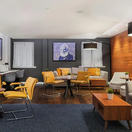 Courtyard By Marriott Glasgow Airport-3